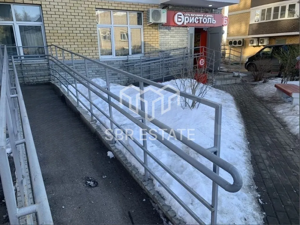Продажа коммерческого помещения с арендатором Бристоль