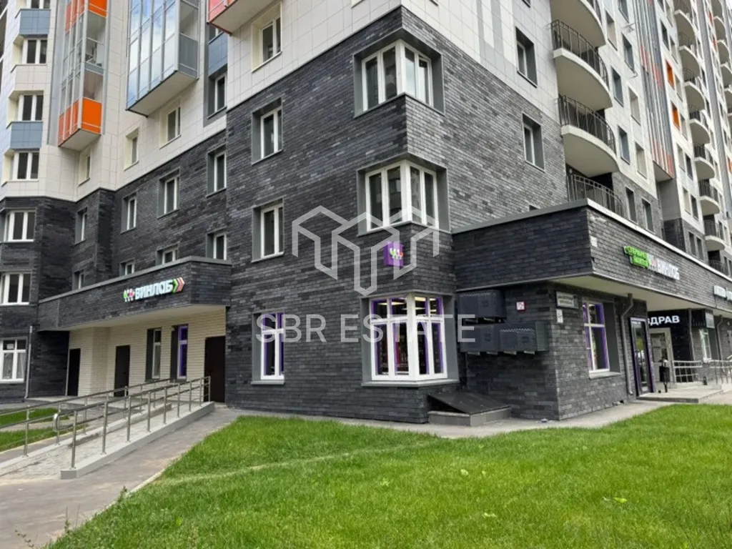 Продажа торгового помещения с арендатором Винлаб